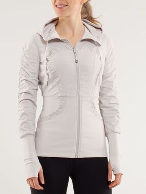 Lululemon Dance Studio Jacket
Dune Size 8
